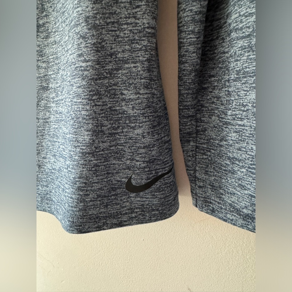 Nike Lightweight Long‎ Sleeve Athletic Dri-Fit Hoodie - Picture 4 of 5